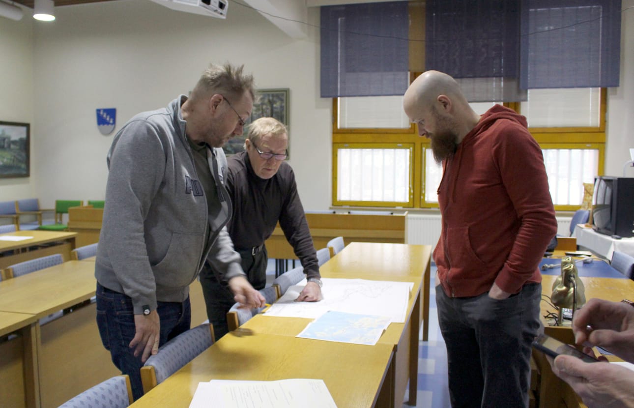 Rumpu- ja Soikko-ojan ojitusyhtiötä henkiin herätelleet Ari Hyvönen, Mikko Jarva ja Sakari Hankonen olivat muiden osakkaiden kanssa yhtä mieltä siitä, että pääuomien perkaushanke on tarpeen. Hankkeeseen päätettiin kysäistä mukaan myös läheisen kuivatusojan osakkaita, jotta samalla byrokratiavaivalla saatu hyötyalue laajenisi.