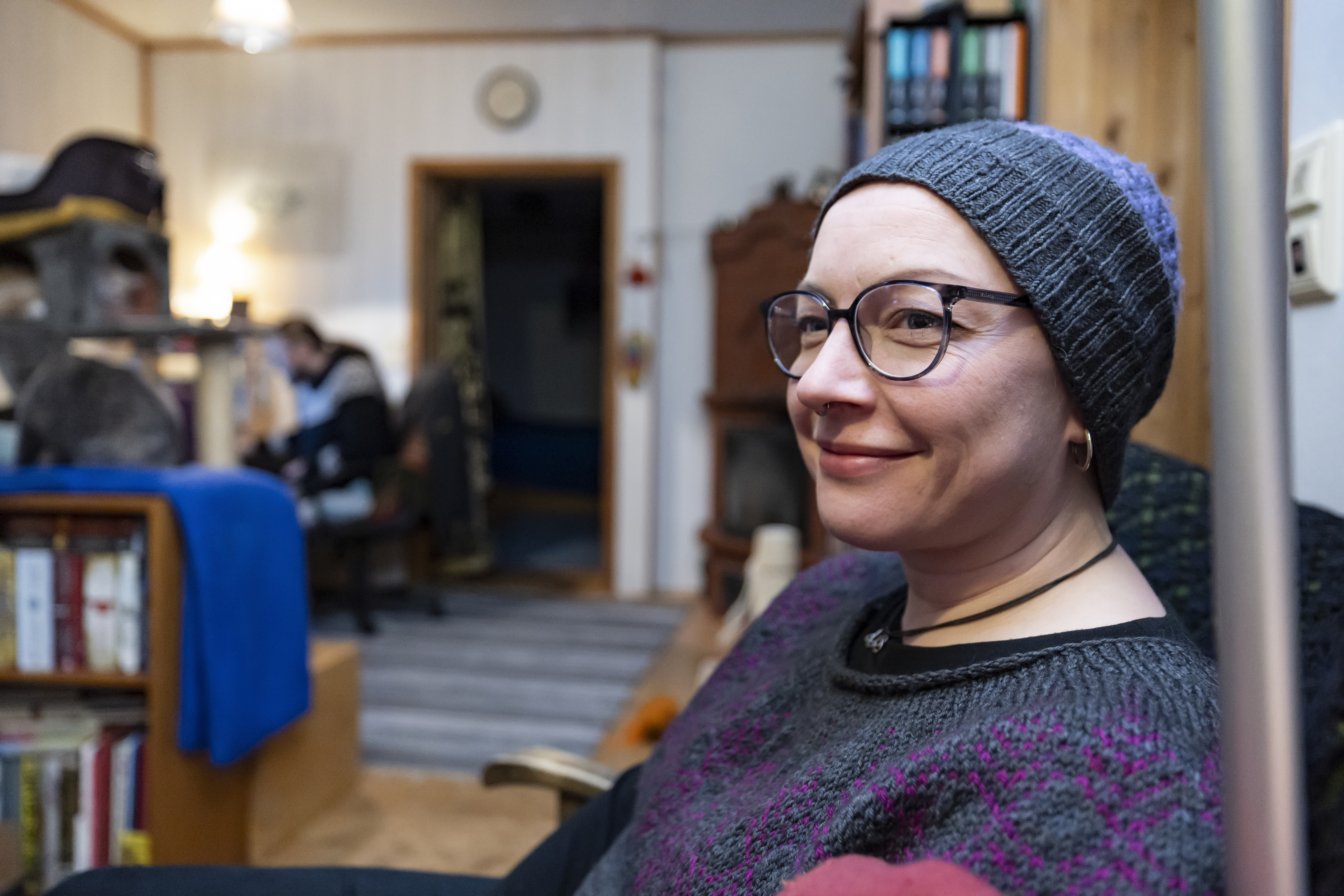 "Tämä on aidoin tapa elää omana itsenäni” ‒ Laura Karsikkaalla on kaksi kumppania