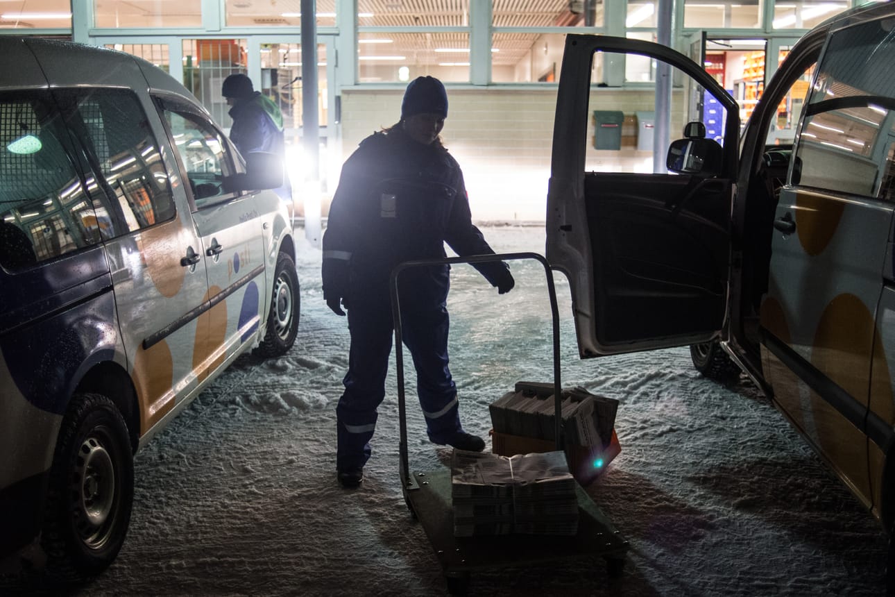 Posti on harvoja jäljellä olevia haja-asutusalueiden palveluja. Arkistokuva.