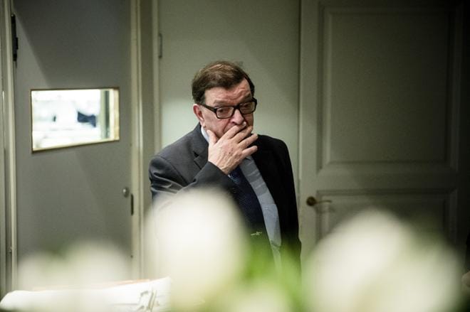 Helsingin pormestaripeli kiihtyi muutamassa päivässä. Perussuomalaisten Jussi Halla-aho on ilmoittanut olevansa ehdolle. Nyt myös keskustan Paavo Väyrynen (kuvassa) sanoo harkitsevansa samaa, ja esillä on lisäksi kokoomuksen Alexander Stubbin nimi. KUVA: Joel Maisalmi/arkisto