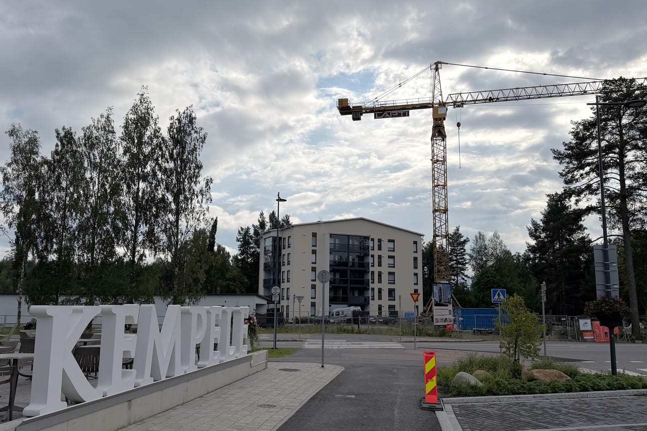 Uusi kerrostalo rakennetaan Kempeletalon viereen Asemantielle.