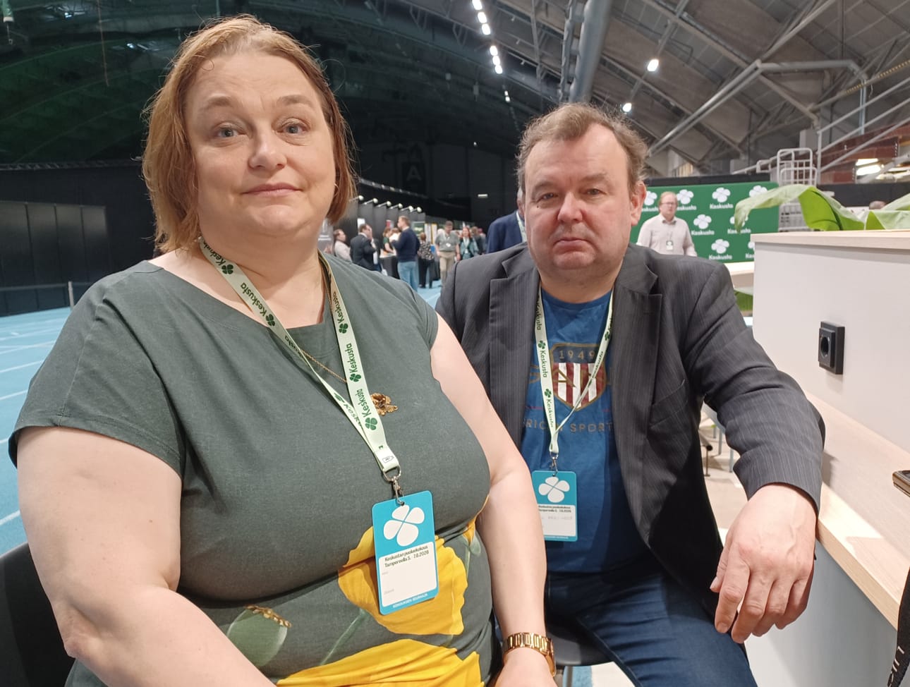 Mervi ja Esa Mäki-Neste ovat tottuneita puoluekokouskävijöitä. Tampereelle he ajelivat kotoaan Alavudelta.