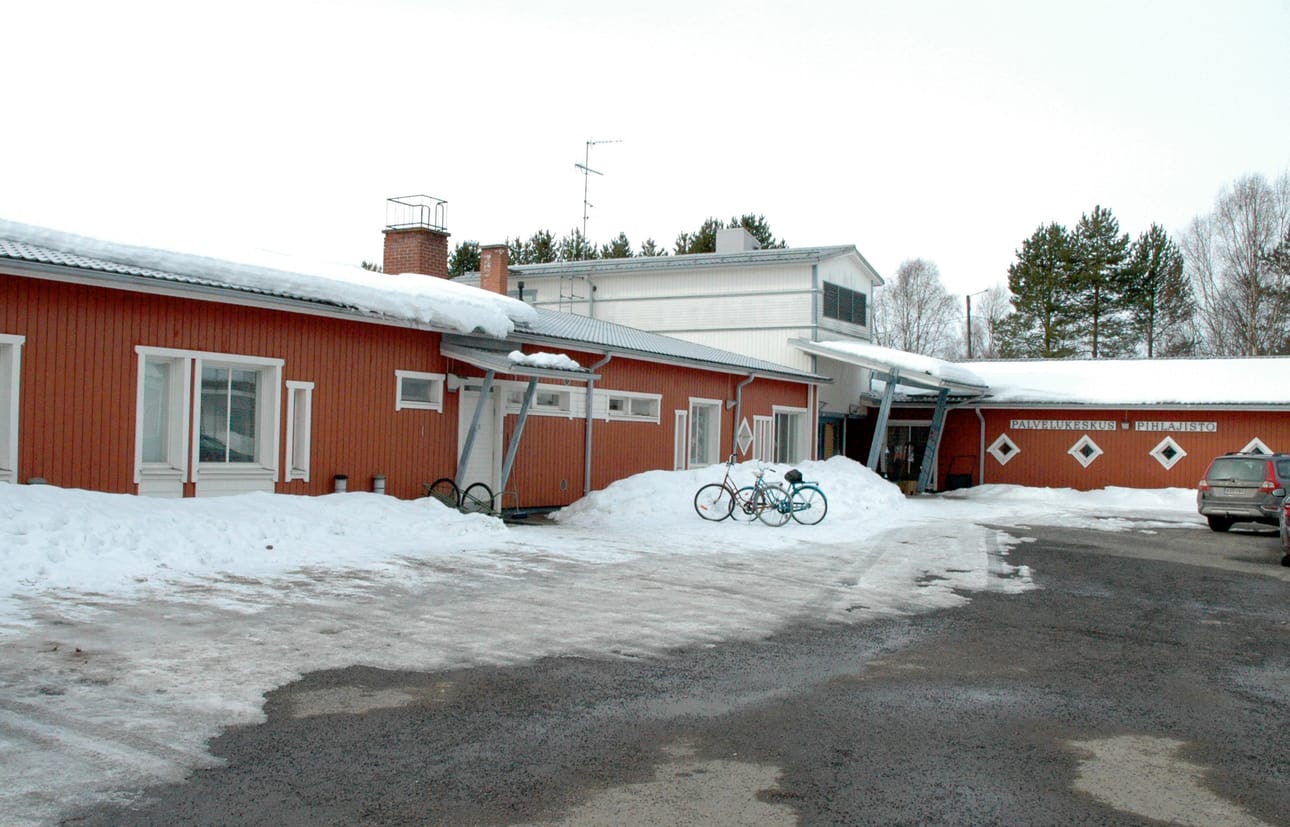 Palvelukeskus Pihlajiston varastohuoneessa syttyi keskiviikon ja torstain välisenä yönä uhkaava palo, joka saatiin onneksi rajattua kyseiseen tilaan.