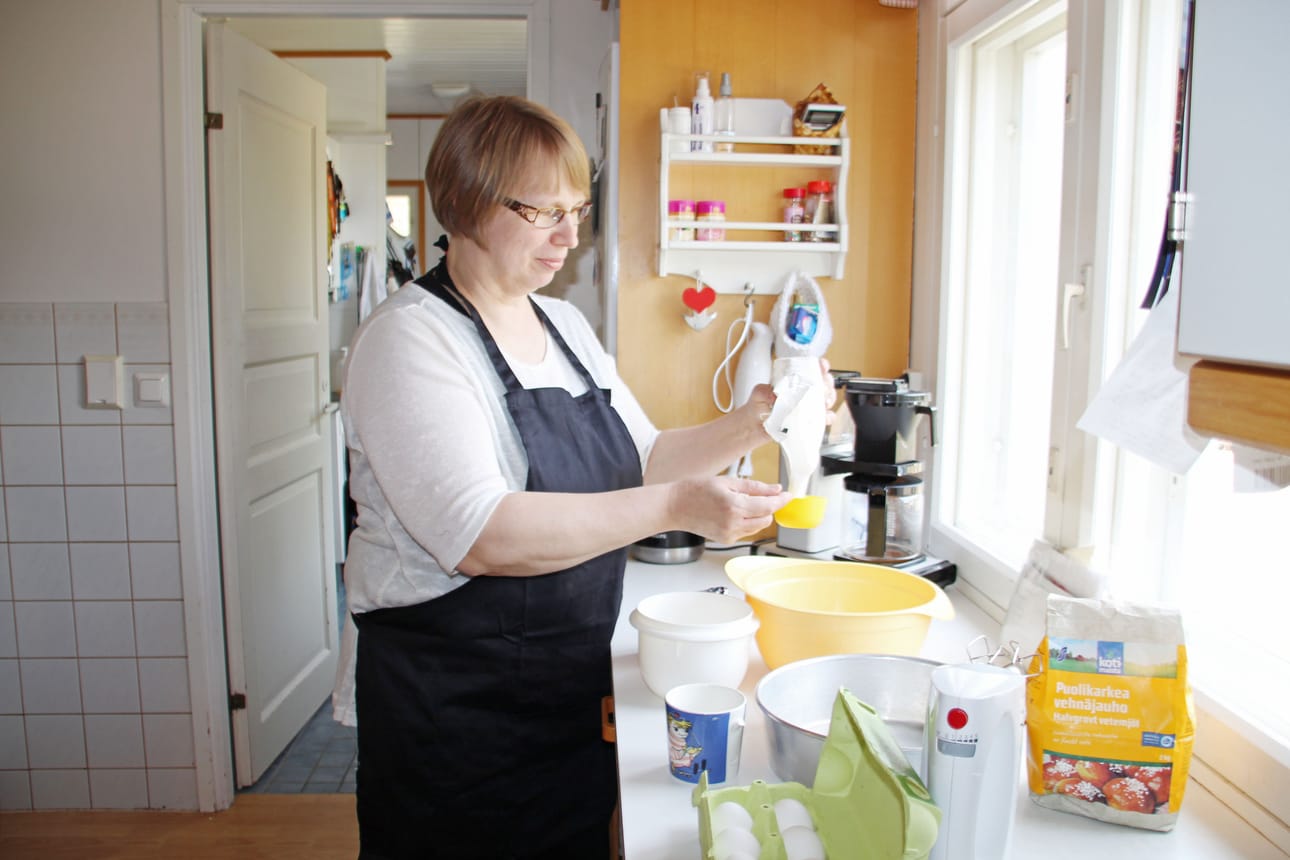 Täytekakku on juhlapöydän ehdoton kuningatar. Lakkiaisiin Paula Terho aikoo tehdä viisi kakkua.