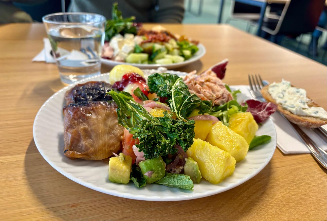 Äimänhovin lounas on monipuolinen ja värikäs.