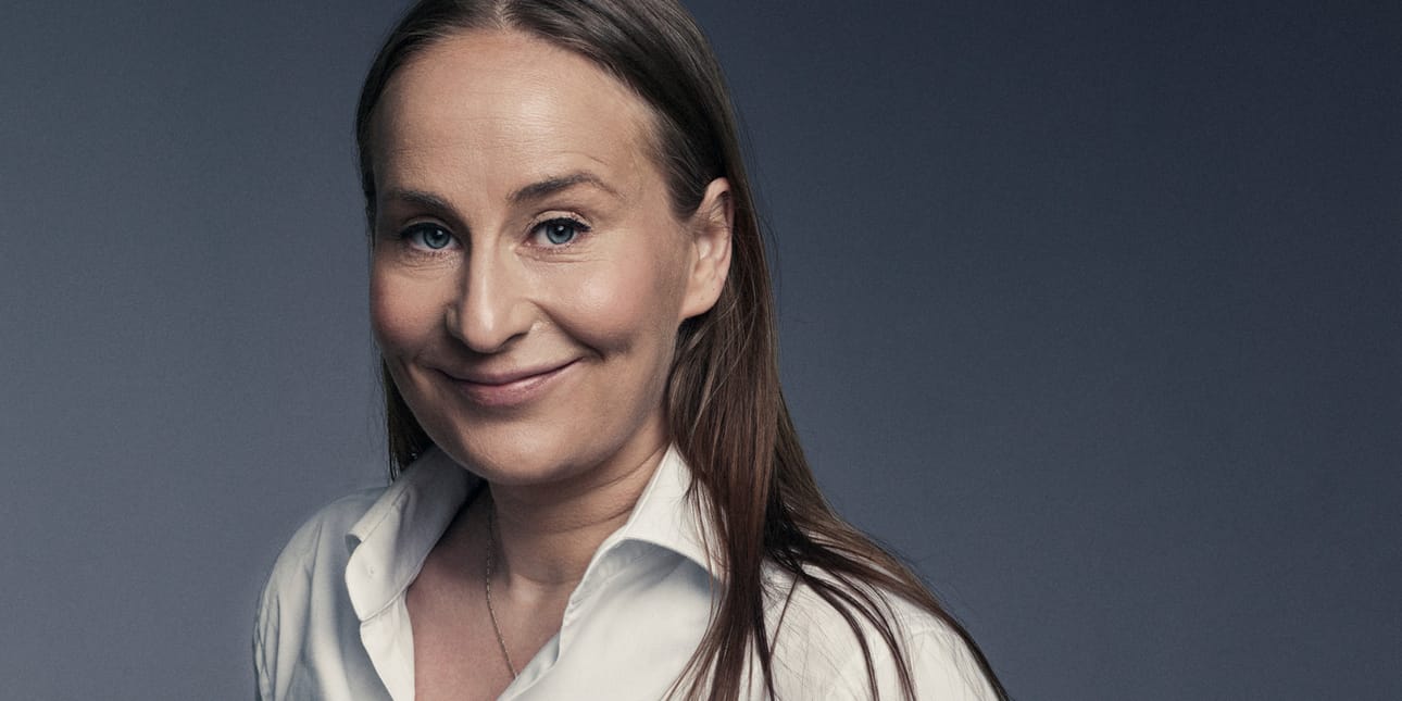 Kiia Laine on valmistunut ohjaajaksi vuonna 2023. Hän nousee nyt Rovaniemen teatterin taiteelliseksi johtajaksi kolmivuotiskaudeksi.