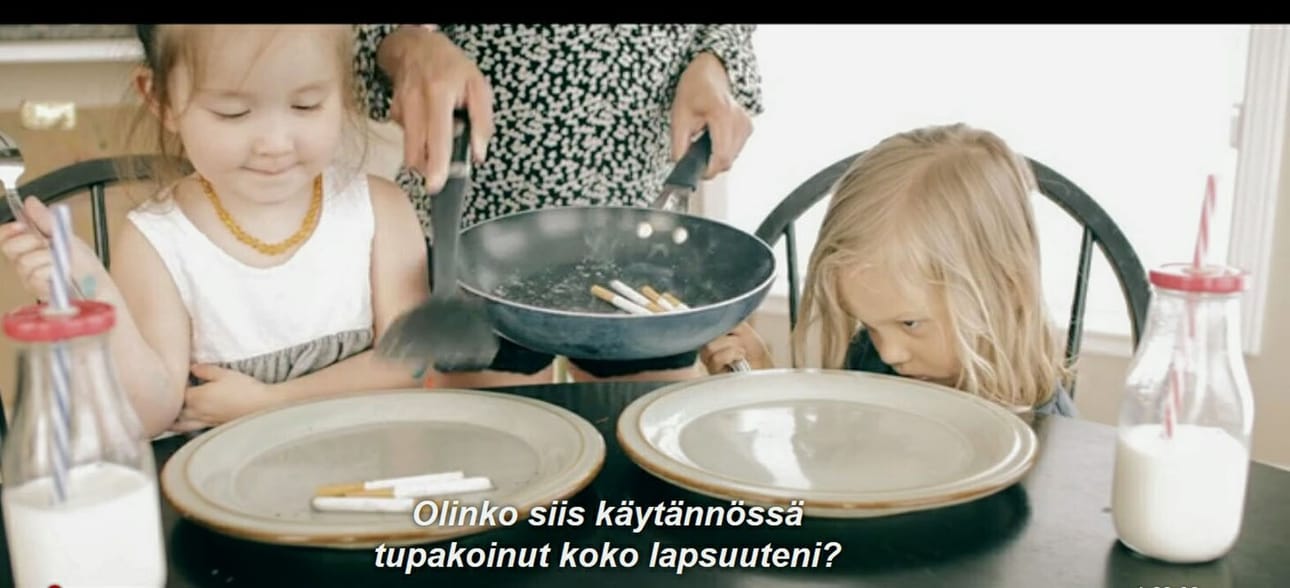 What the Health -dokumentti käyttää voimakasta kuvakerrontaa sanomansa tueksi. Kananmunia verrataan epäterveellisyydessä tupakkaan, mitä on havainnollistettu kuvilla savukeateriaa nauttivista lapsista.
