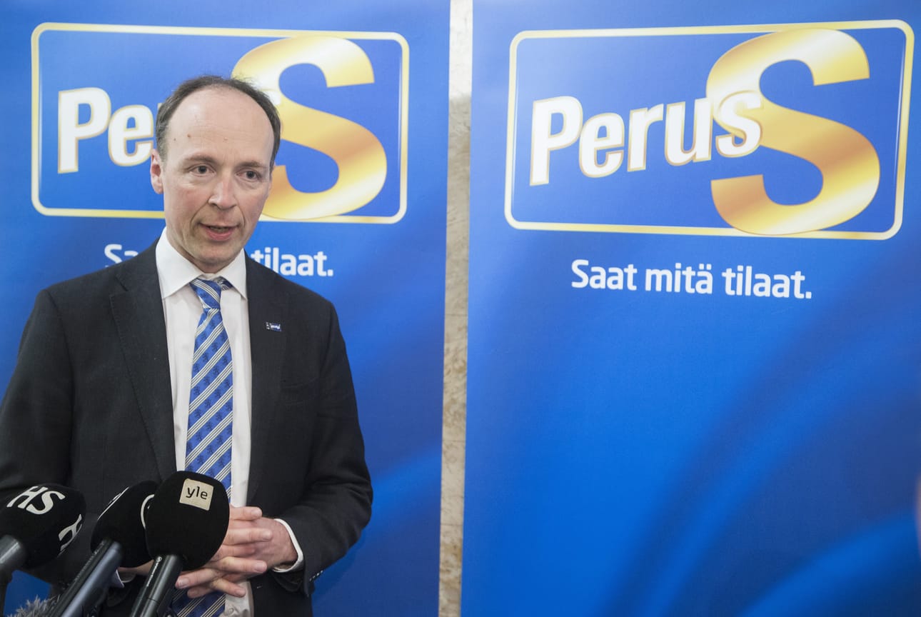 Jussi Halla-ahon johtamat perussuomalaiset nostivat kannatustaan eniten tuoreessa Ylen puoluekannatusmittauksessa.