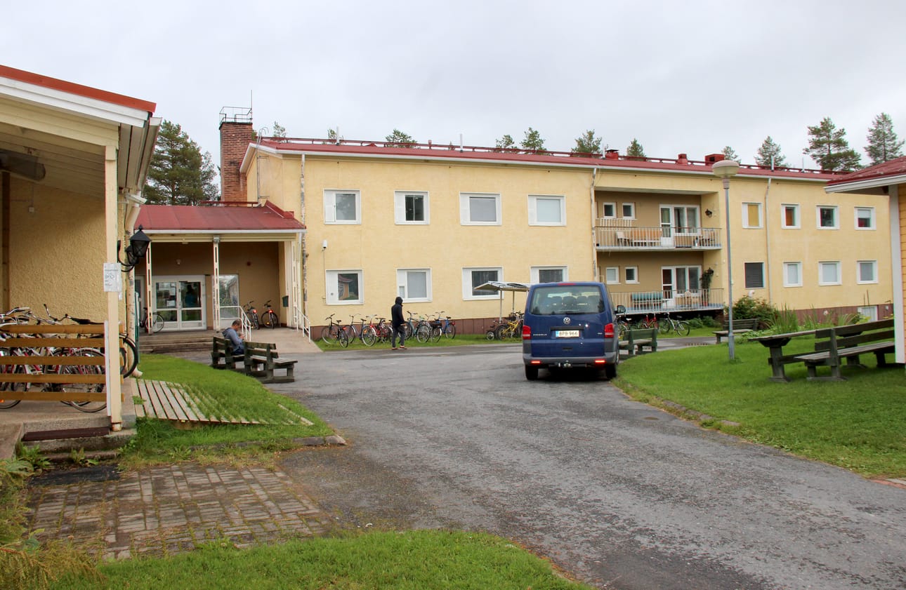 Oulun vastaanottokeskuksen Pudasjärven toimipisteessä kaikki paikat ovat täynnä. Tiedossa ei ole, että turvapaikanhakijoiden määrää lisättäisiin Pudasjärvellä.
