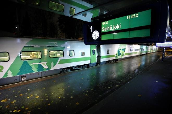 Tänään Seinäjoelta Vaasaan kulkee raiteilla yhdeksän vuoroa. Niistä kolme on Suomen useimmiten myöhässä olevia junavuoroja. ARKISTOKUVA: TOMI KOSONEN