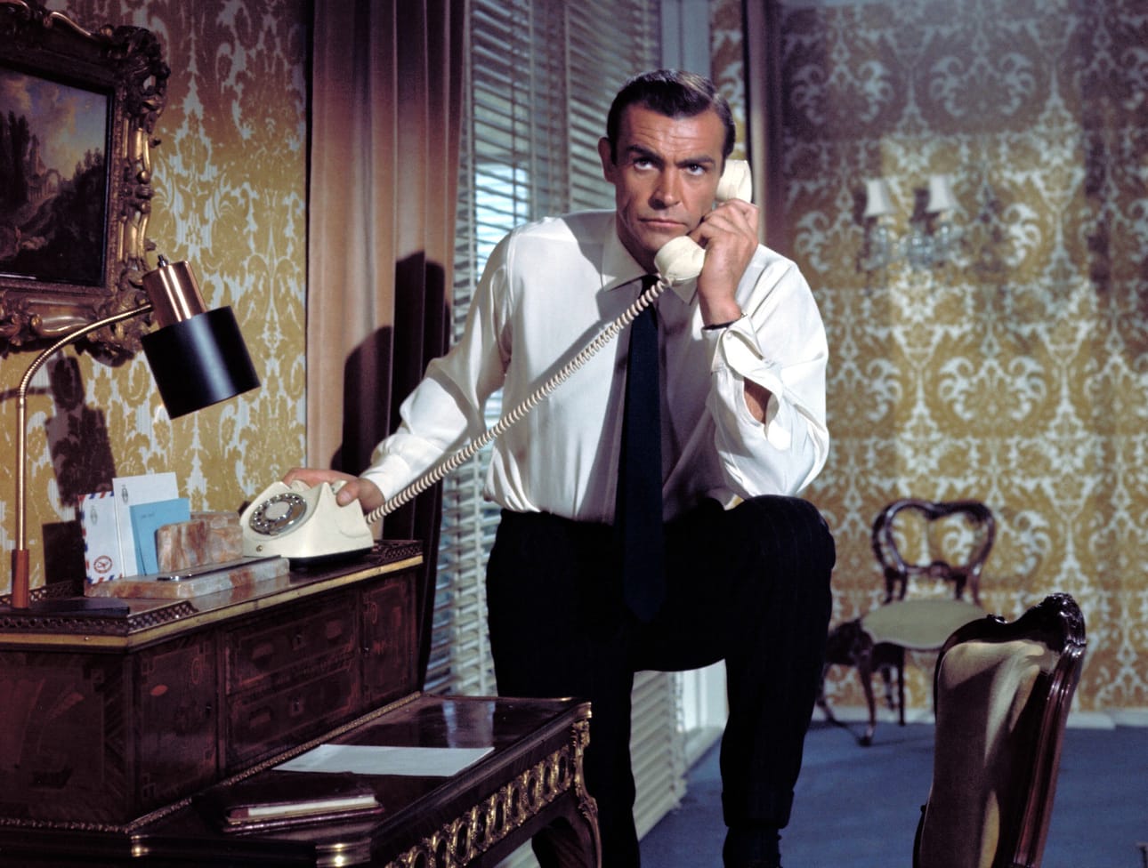 Toimintaseikkailu kuljettaa Bondin (Sean Connery) Istanbuliin, jossa hänen on määrä varastaa neuvostoliittolaisten kehittynyt koodinmurtaja Lektor työnantajansa MI6:n haltuun.