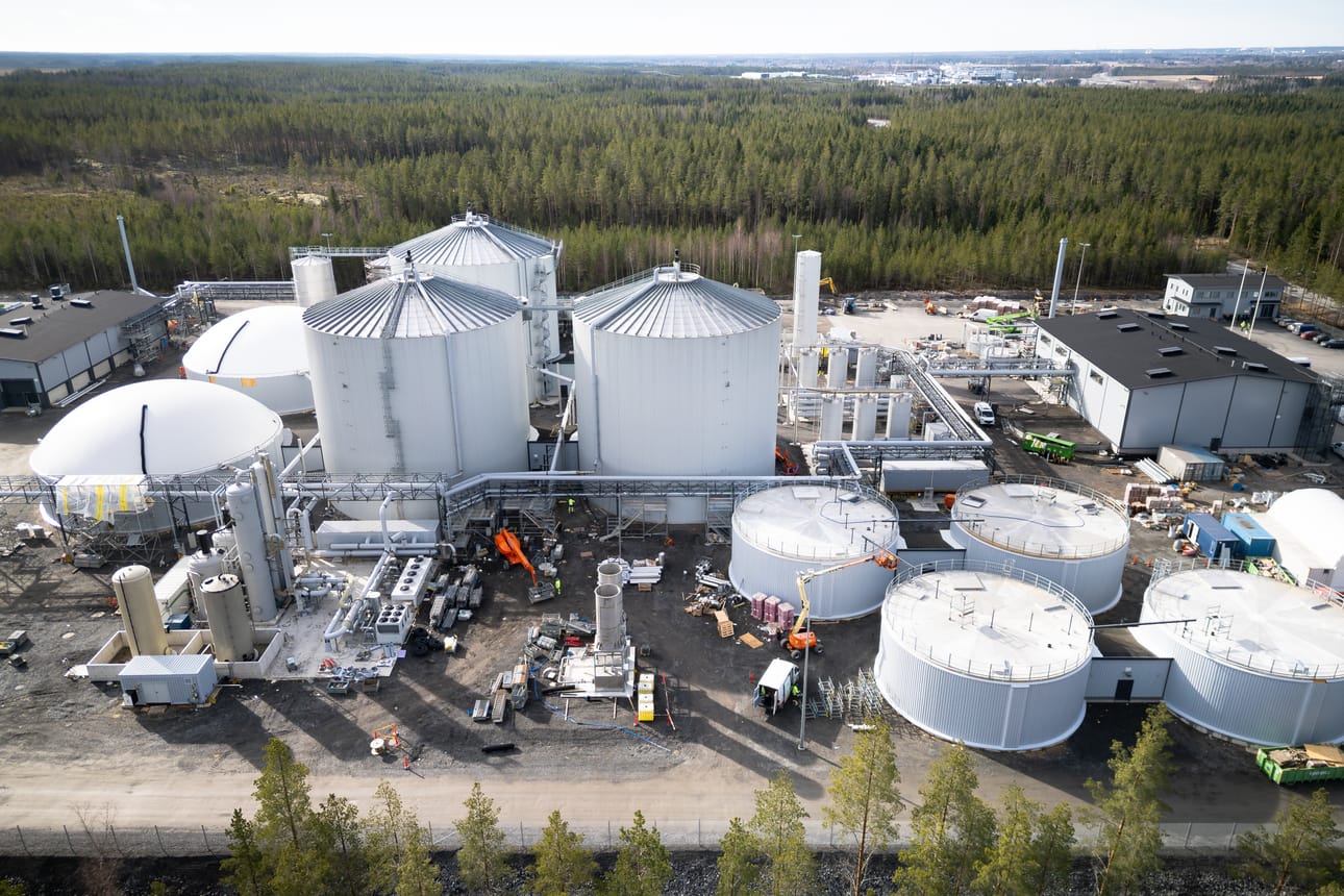 Nurmossa valmistettu nesteytetty biokaasu kuljettaa jatkossa Wasalinea. Arkistokuva keväältä.