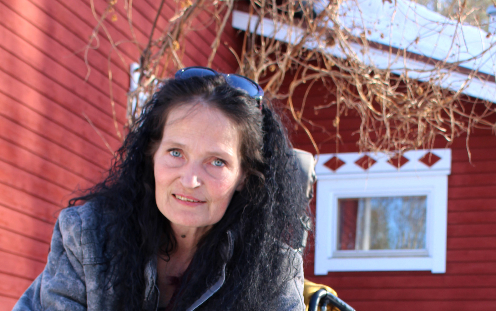 Maaliskuussa 50 vuotta täyttänyt Karimäki nauttii kevään suotuisista valokuvaussäistä. Kuva Sari Junnonaho