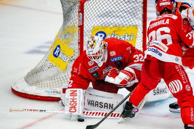 Sportin parhaimmistoon kuulunut Niko Hovinen torjui 31 kertaa. ARKISTOKUVA: SAMPPA TOIVONEN / APOLLO PHOTO