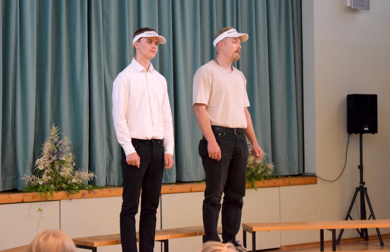 Vili-Petteri Helenius ja Aki Viitanen esittivät Pulkkilan taistelun vaiheita. Tarina on kokonaisuudessaan luettavissa Pulkkilan raitin kirjasta.