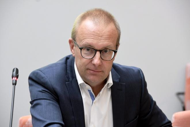 SAK:n puheenjohtaja Jarkko Eloranta totesi kokouksen jälkeen, että hallituksen kompromissiesitys antaa mahdollisuuden keskeyttää työtaistelutoimet. KUVA: LEHTIKUVA/ HEIKKI SAUKKOMAA
