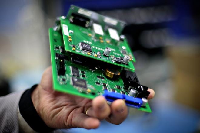 Crimppi tekee johdin- ja valokuitusarjoja sekä sähkömekaniikan kokoonpanoja ja tuotesuunnittelua. ARKISTOKUVA: TOMI KOSONEN