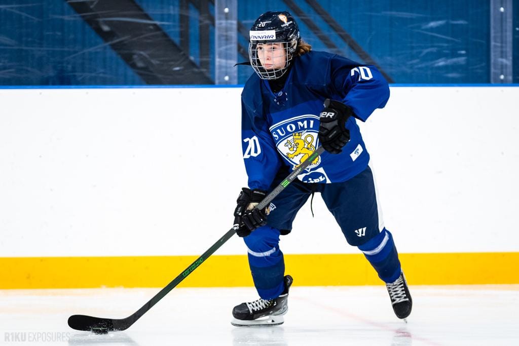 Sofia Kari on JPK:n kasvatti, joka edusti Suomea MM-kisoihin Yhdysvaltoihin. Joukkue voitti MM-pronssia maanantaina.