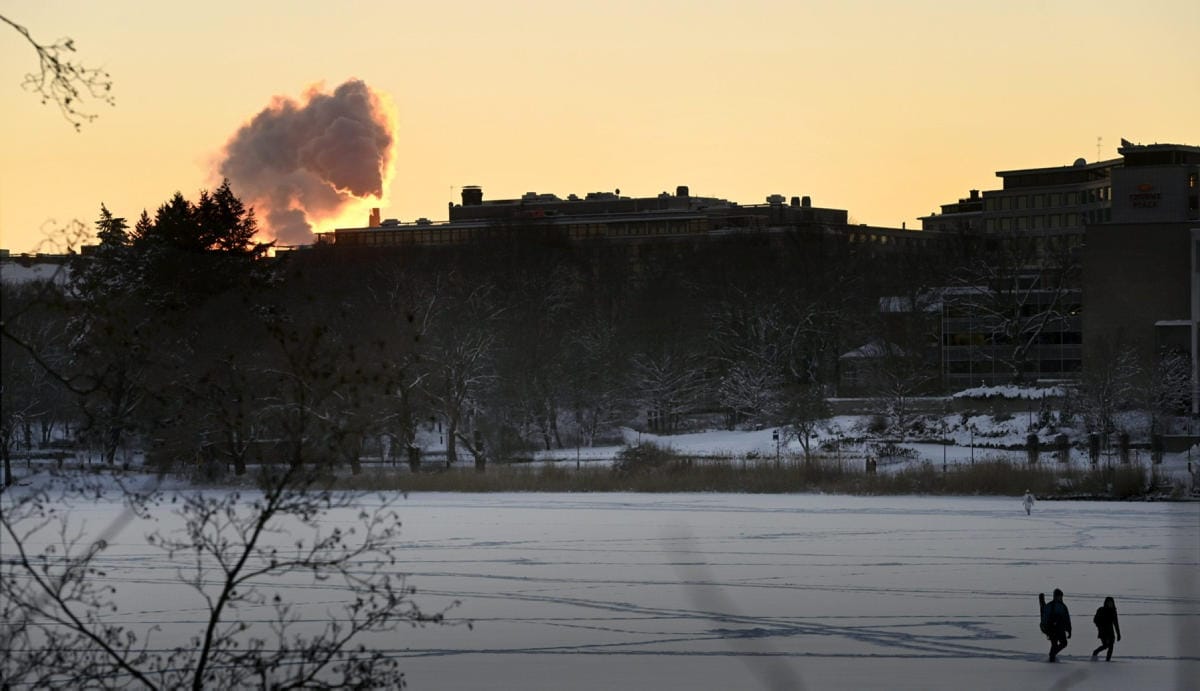 Tiistain äivälämpötiloiksi luvataan kylmintä maan itäosaan. LEHTIKUVA / HEIKKI SAUKKOMAA