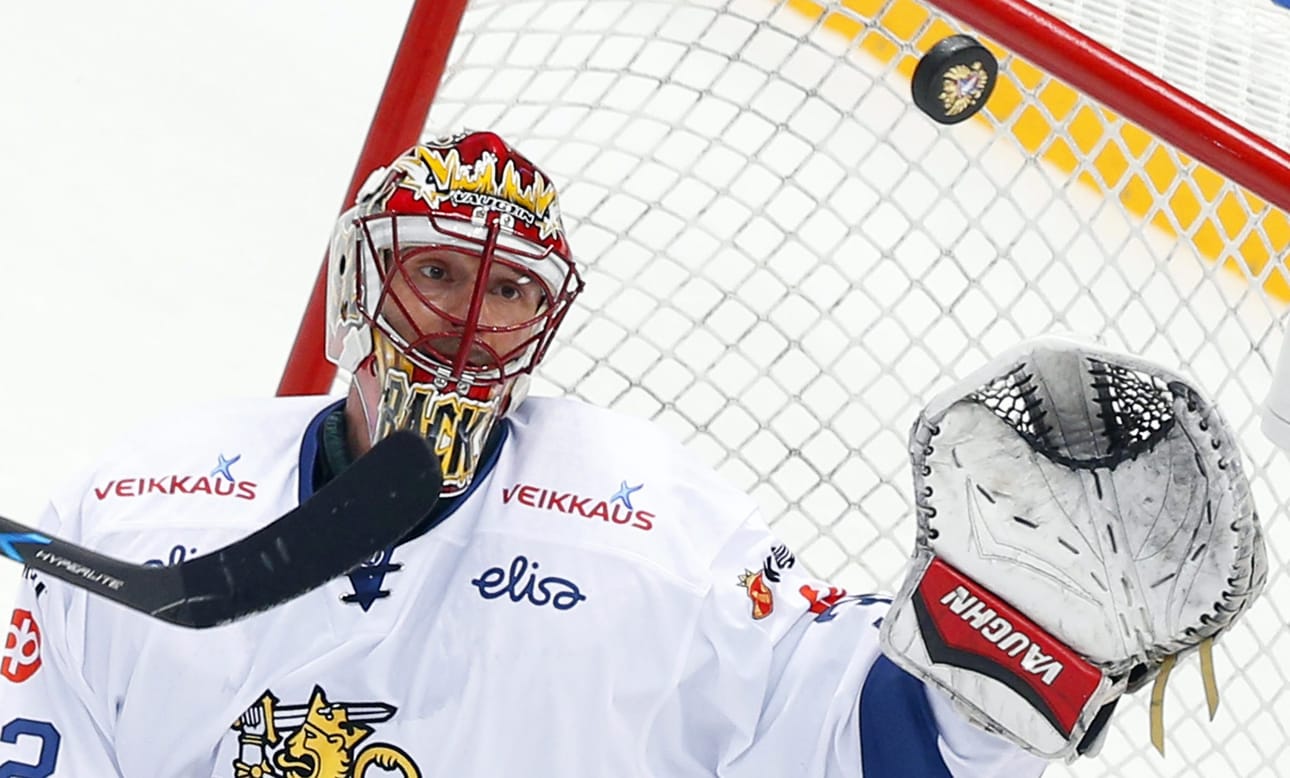 Niklas Bäckström torjui Suomen maalilla lauantain maaottelussa.