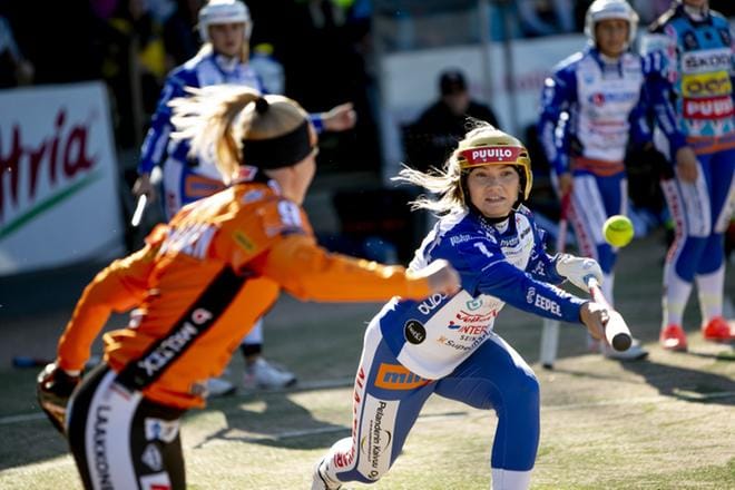 Virkiän ykköspalkittu Inka Ronkainen tuumi, että pelin alussa joukkue jännitti liikaa. KUVA: JAAKKO ELENIUS
