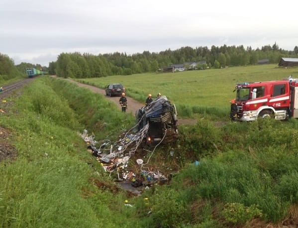 Kaksi loukkaantui raideliikenneonnettomuudessa Pellossa.