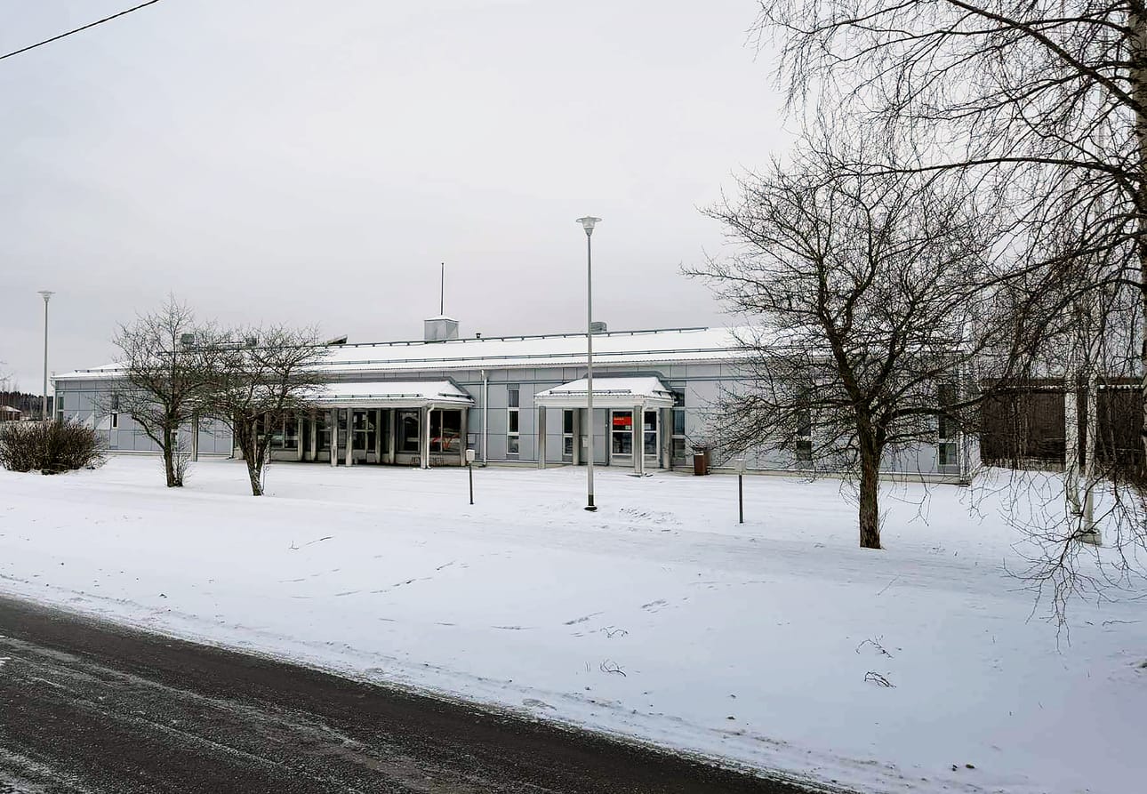 Mirjanpellon kiinteistössä Vimpelin keskustan tuntumassa on toiminut muun muassa tilitoimisto. Nyt vuokralaiset ovat tiloista lähteneet.