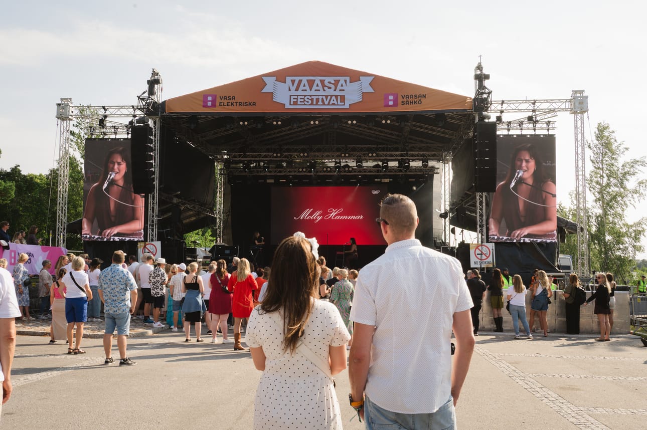 Molly Hammar avasi Vaasa Festivalin.