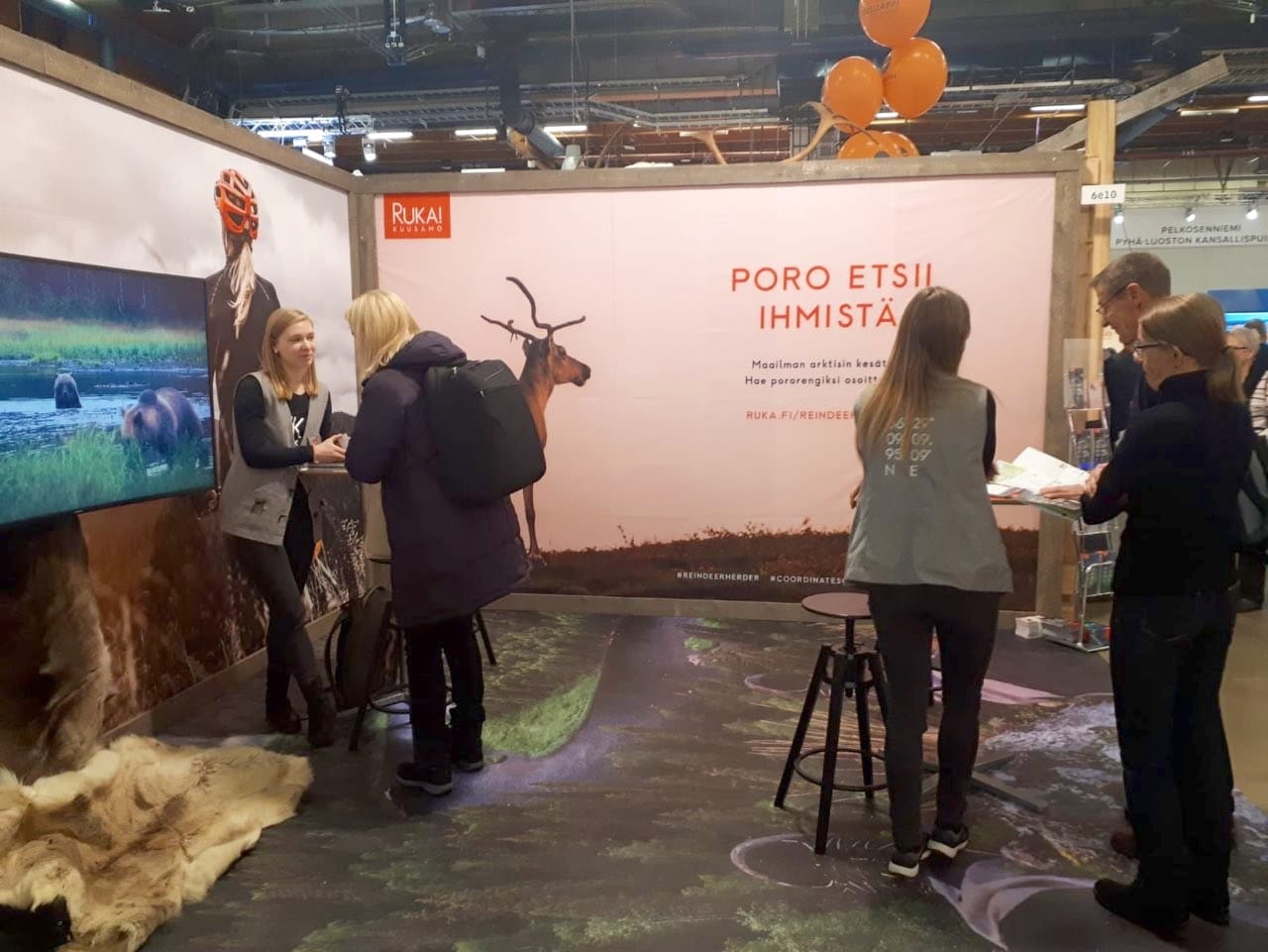 Ruka-Kuusamon osaston pororenkikampanja oli hauska sisäänvetoartikkeli joka kiinnosti ihmisiä. Kuusamon upeat luontokuvat tekivät kävijöihin vaikutuksen.