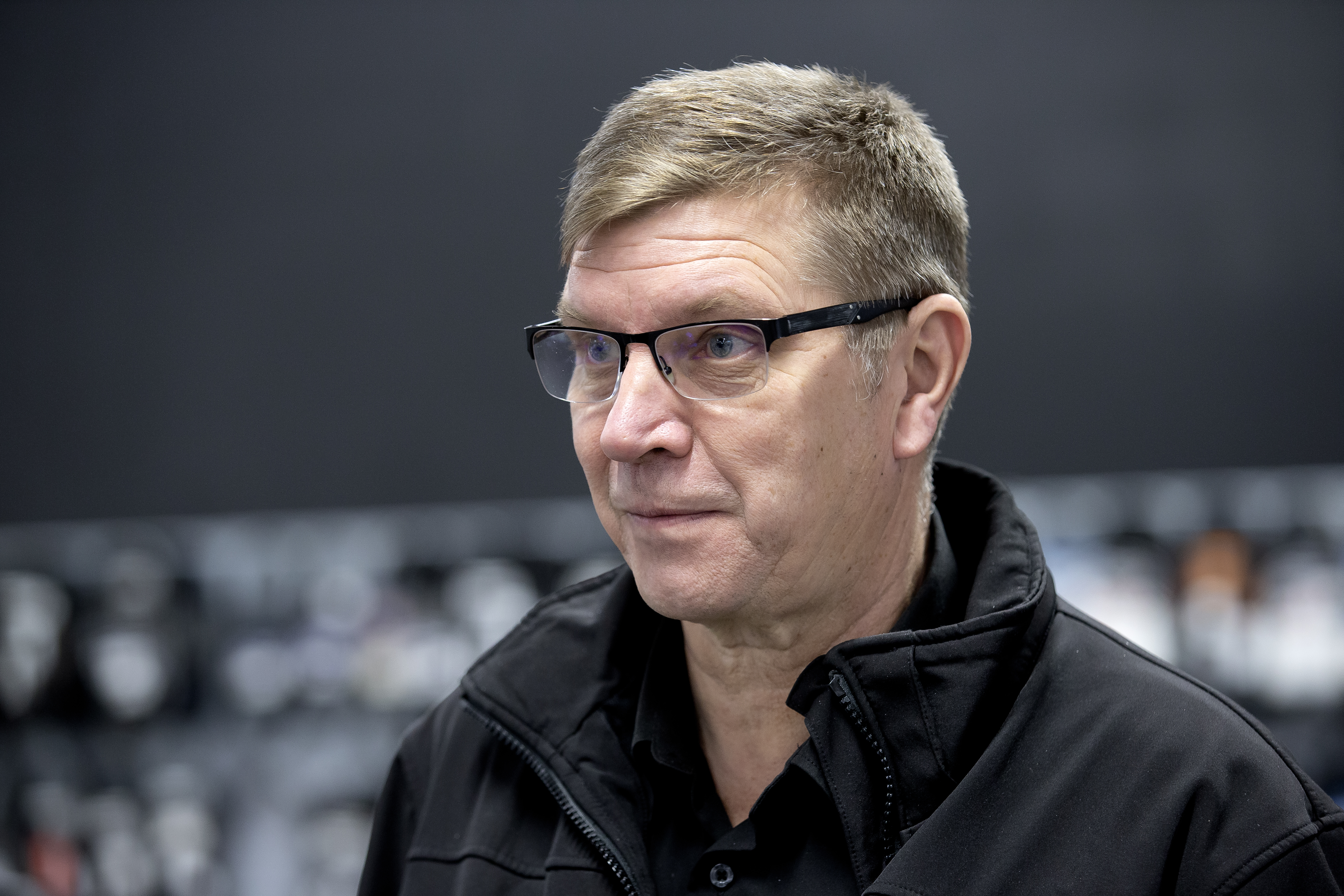 Esa Koutosen mukaan pienkonekaupalla on nyt riittävästi tilaa. Yrittäjä kuitenkin toivoo kaupan käyvän niin hyvin, että yritys pystyisi vielä joskus laajentamaan toimintaansa tästäkin.