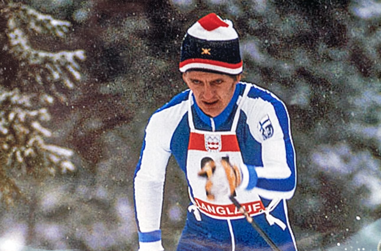 Innsbruckissa 1976 Arto Koivisto vaihtoi pipoa norjalaisen huippuhiihtäjän Ivar Formon kanssa ja hiihtää kuvassa Formon pipo päässä. Formo oli Koiviston mukaan herrasmies ja erittäin hyvä hiihtäjä. Hän kuoli traagisesti vuonna 2006 pudottuaan luisteluretkellä järven avantoon lähellä Osloa.
