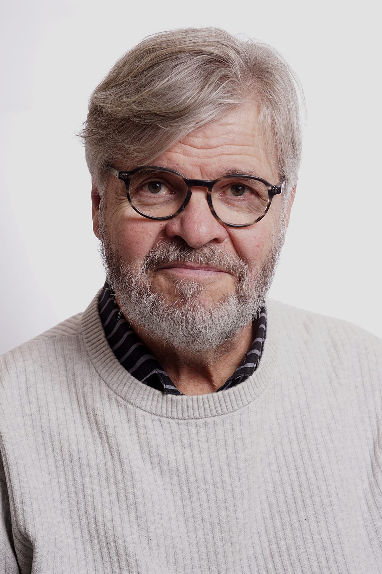 Tuomo Lehtiniemi johtaa laajentuneen Alajärven seurakunnan ensimmäistä kirkkovaltuustoa.