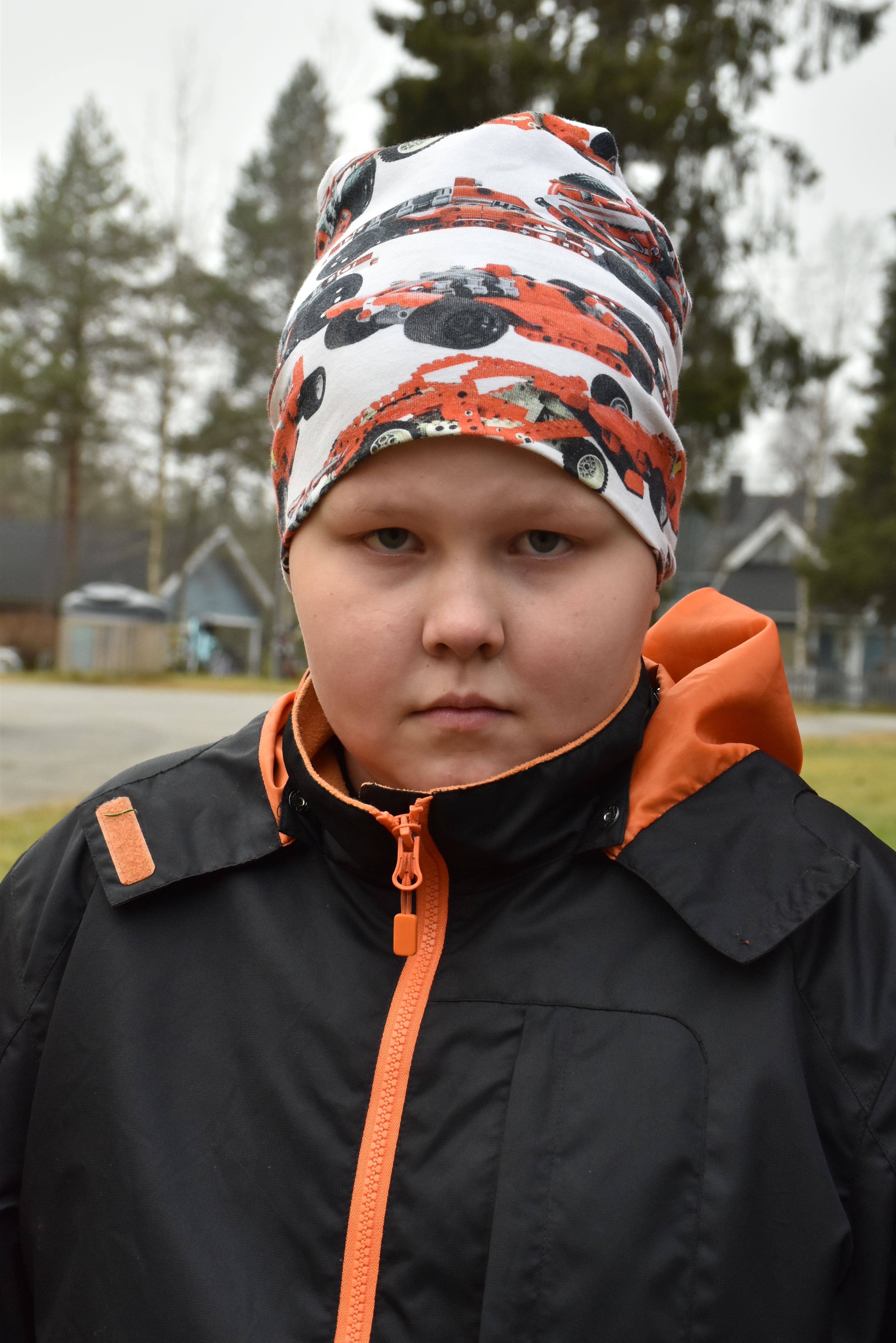1. Vuoltiin lintuja ja rakennettiin linnunpönttöjä.
2. Käytiin soutelemassa veneellä ja katsottiin auringonlaskua.
3. Hän on opettanut minut tekemään puulintuja.
Alpo Kurtti